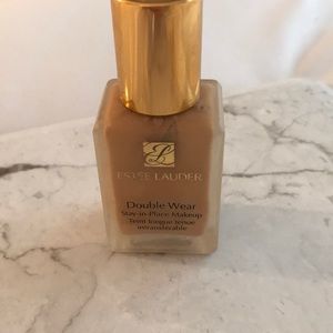 Ester Lauder Double Wear Foundation